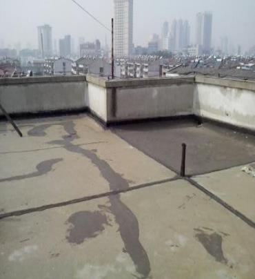 贵港漏水维修 楼顶漏水是什么原因，楼顶漏水维修方法是什么?